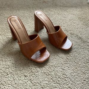 Cute Brown Pumps